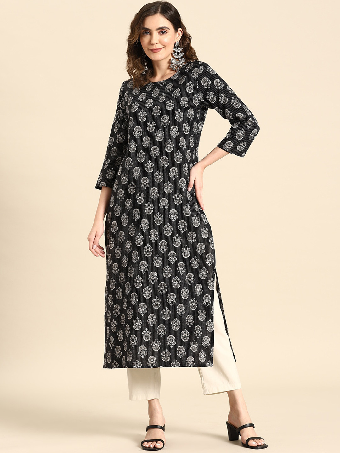

Nayo Ethnic Motif Printed Round Neck Pure Cotton Straight Kurta, Black