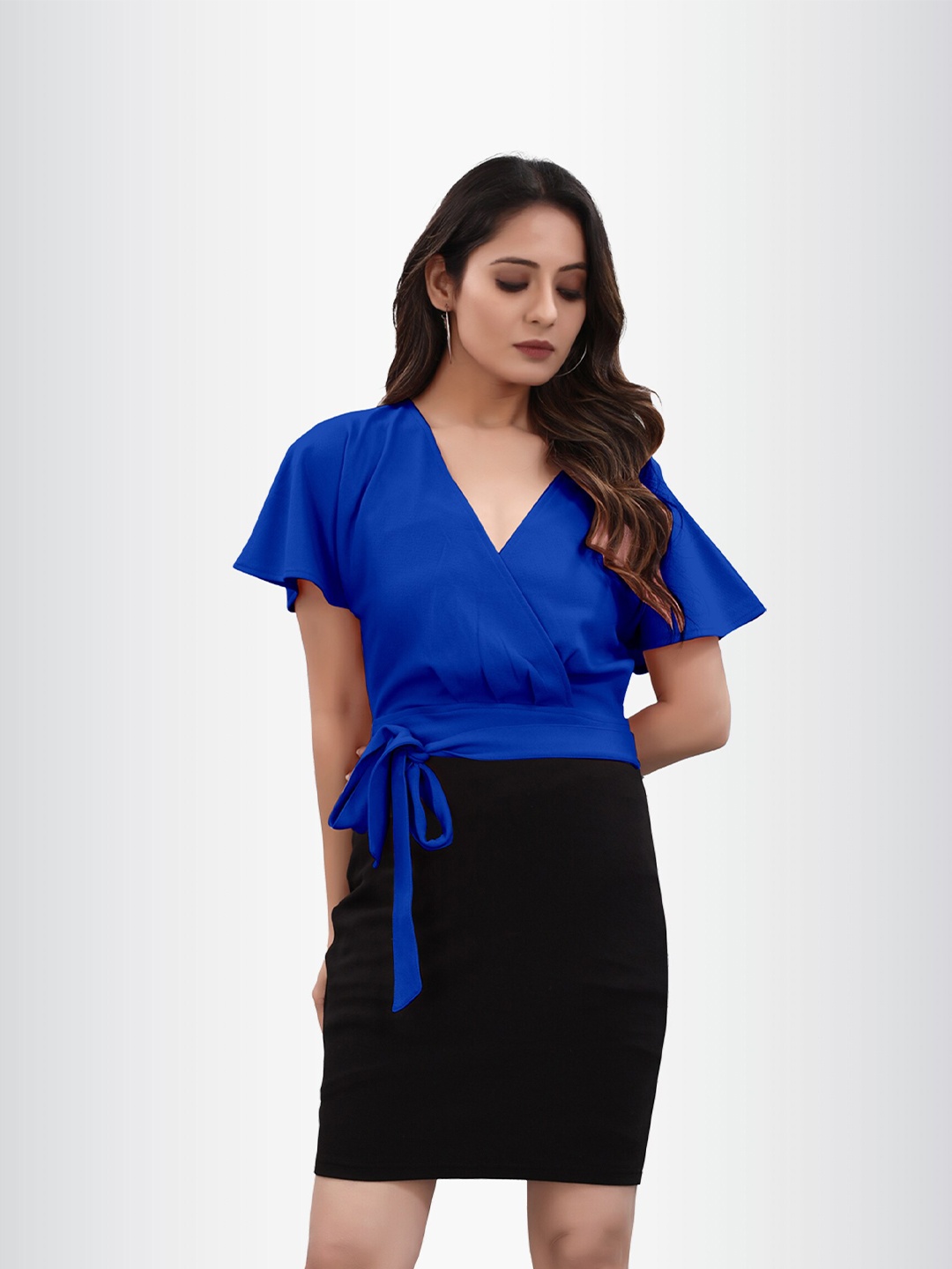 

N N ENTERPRISE Colourblocked V-Neck Flared Sleeves Tie-Ups Sheath Dress, Blue