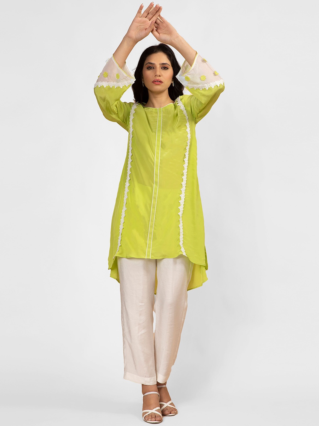 

TYAAR Round Neck A-Line Kurta With Trousers, Lime green