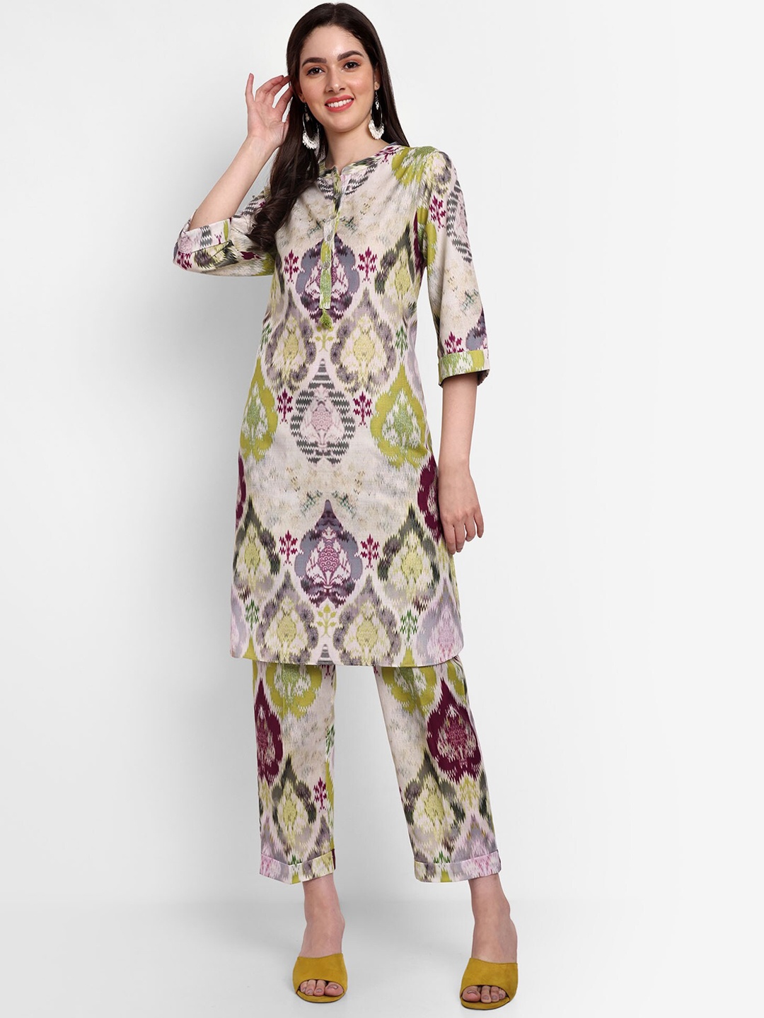 

TYAAR Ethnic Motifs Printed Straight Kurta With Trousers, Beige