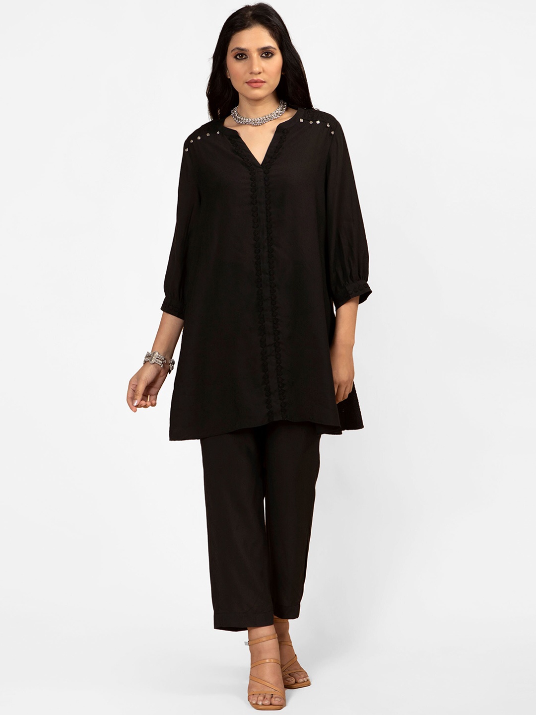 

TYAAR Puff Sleeves A Line Kurta With Trousers, Black