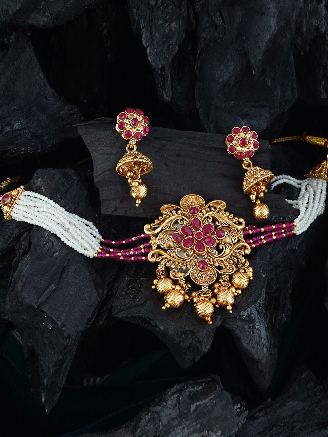 

MANSIYAORANGE Gold-Plated Stone Studded & Beaded Jewellery Set