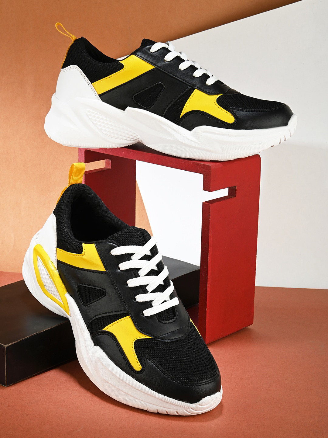 

Kook N Keech Men Black & Yellow Colourblocked Comfort Insole Sneakers