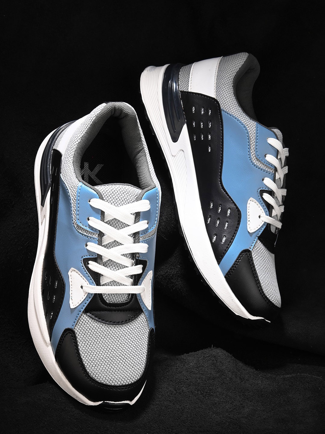 

Kook N Keech Men Grey & Blue Colourblocked Comfort Insole Sneakers