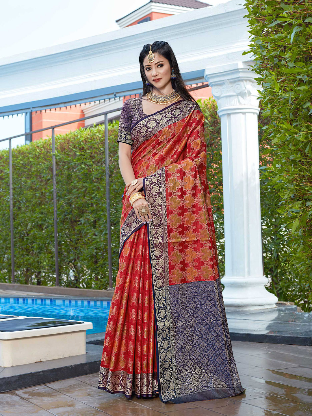 

Mitera Woven Design Zari Banarasi Saree, Red