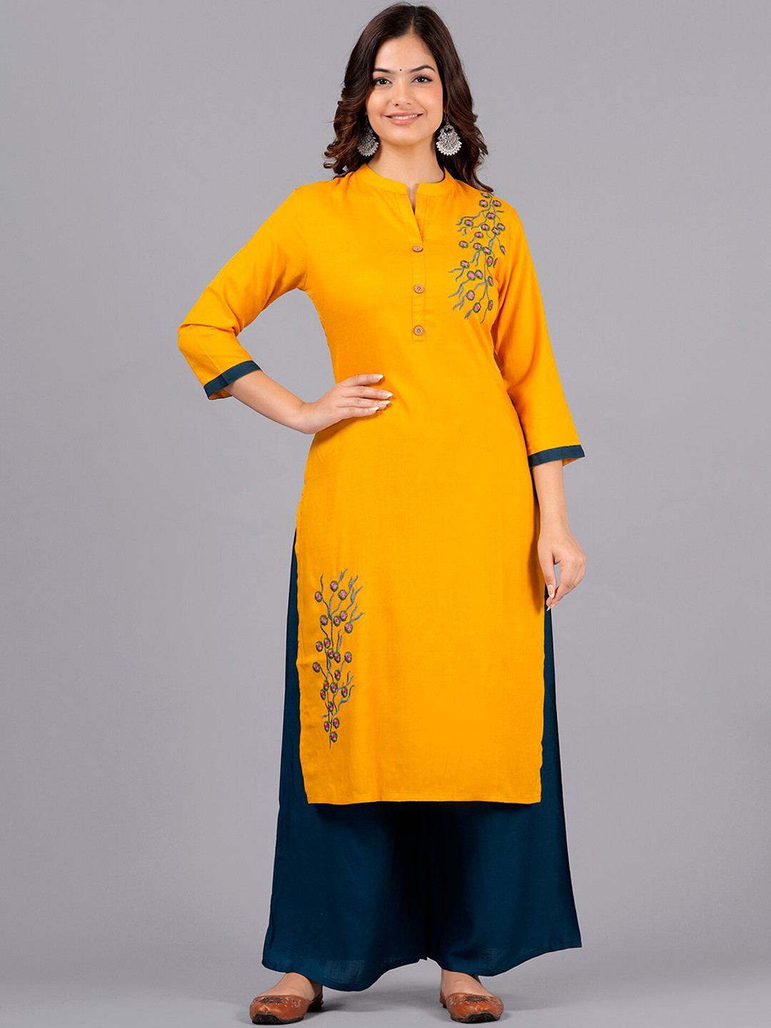 

Bachuu Floral Embroidered Regular Thread Work Kurta With Palazzos, Yellow