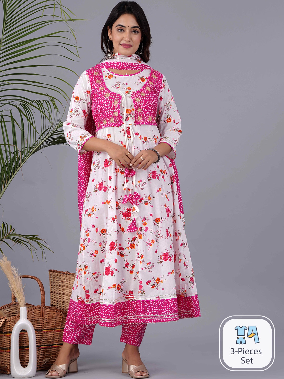 

PARCHHAI Floral Printed Gotta Patti Pure Cotton Anarkali Kurta with Trousers & Dupatta, White