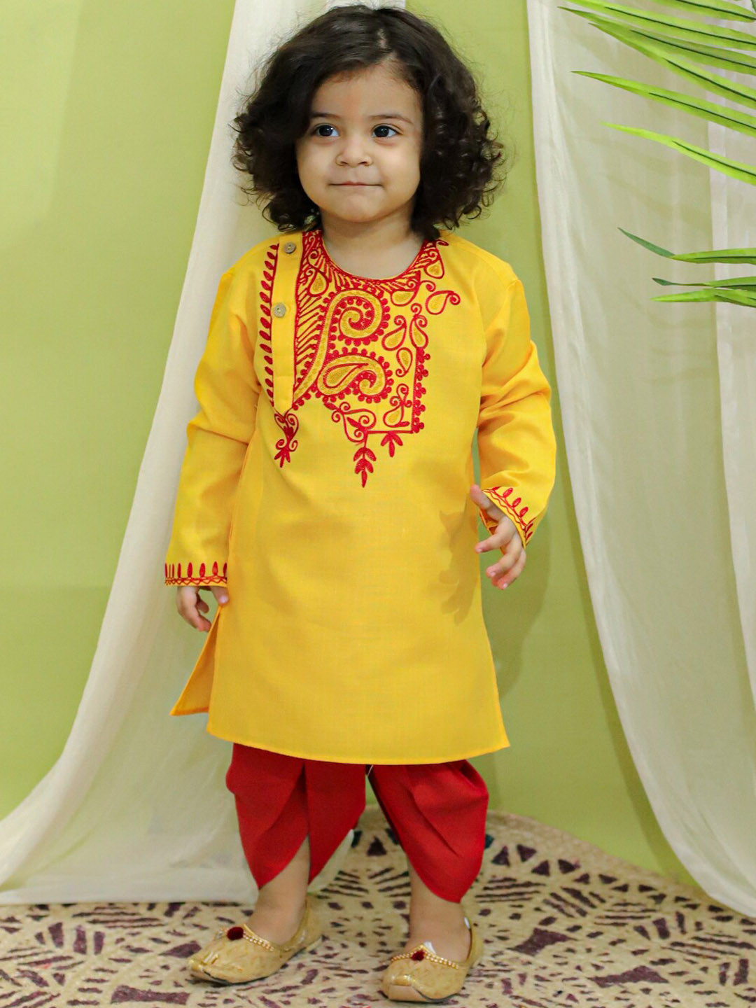 

BownBee Boys Paisley Embroidered Regular Thread Work Pure Cotton Kurta with Dhoti Pants, Yellow