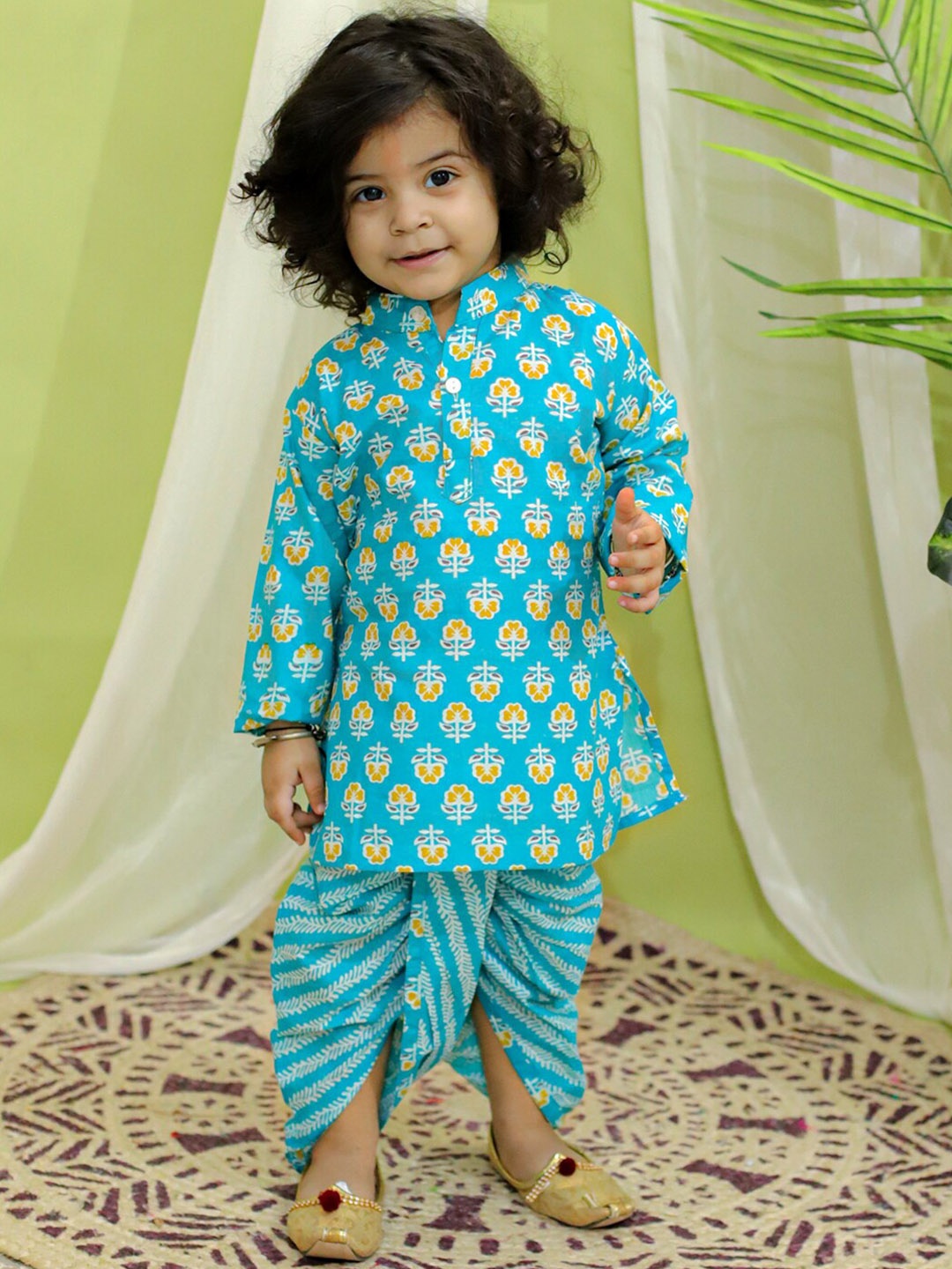 

BownBee Boys Floral Printed Regular Pure Cotton Kurta With Dhoti Pants, Blue