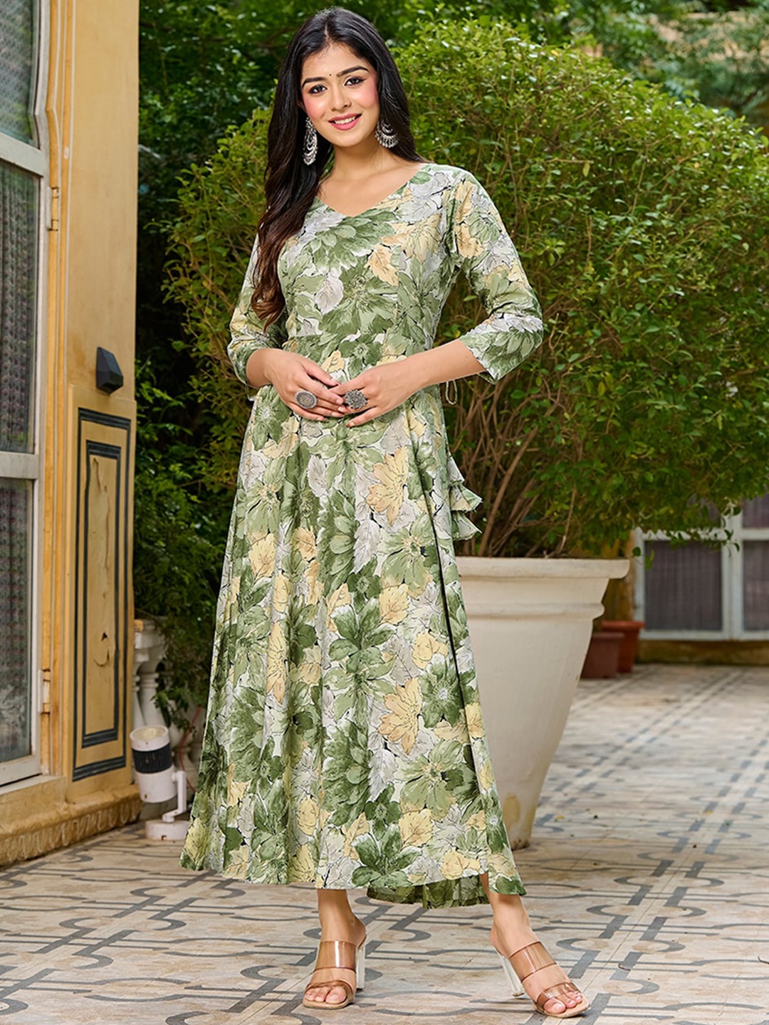 

SHOPGARB Floral Printed Fit And Flare Ethnic Dress, Green