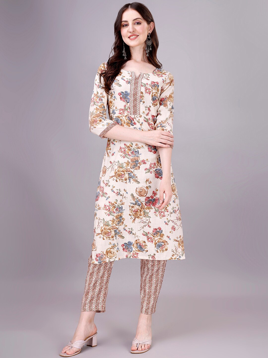

GORGONE Floral Printed Regular Kurta with Trousers, Yellow
