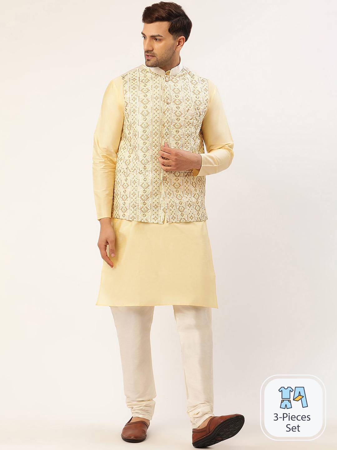 

Jompers Manadrin Collar Straight Kurta with Churidar & Nehru Jacket, Cream