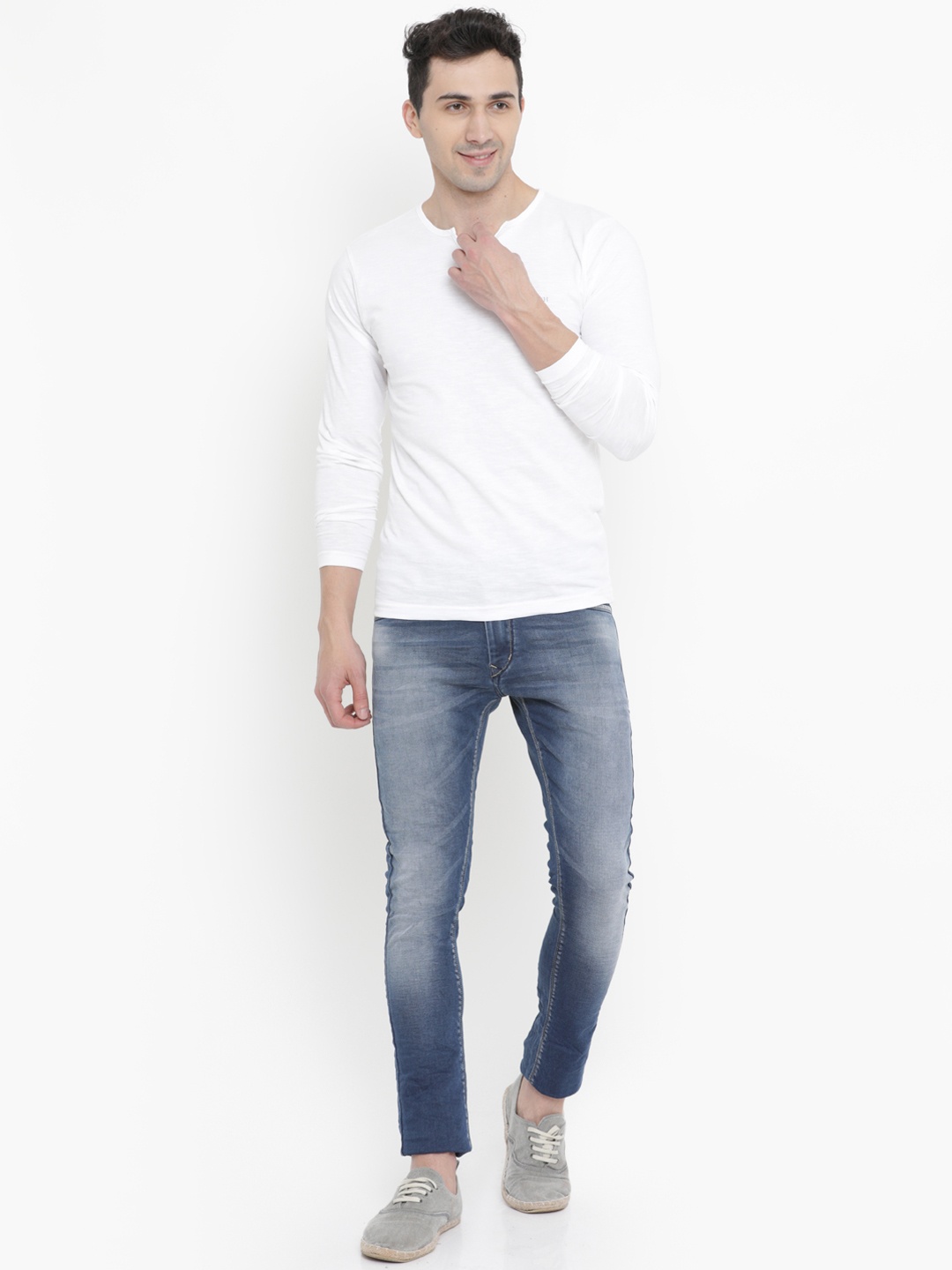 

WITH Men White Solid V-Neck T-shirt
