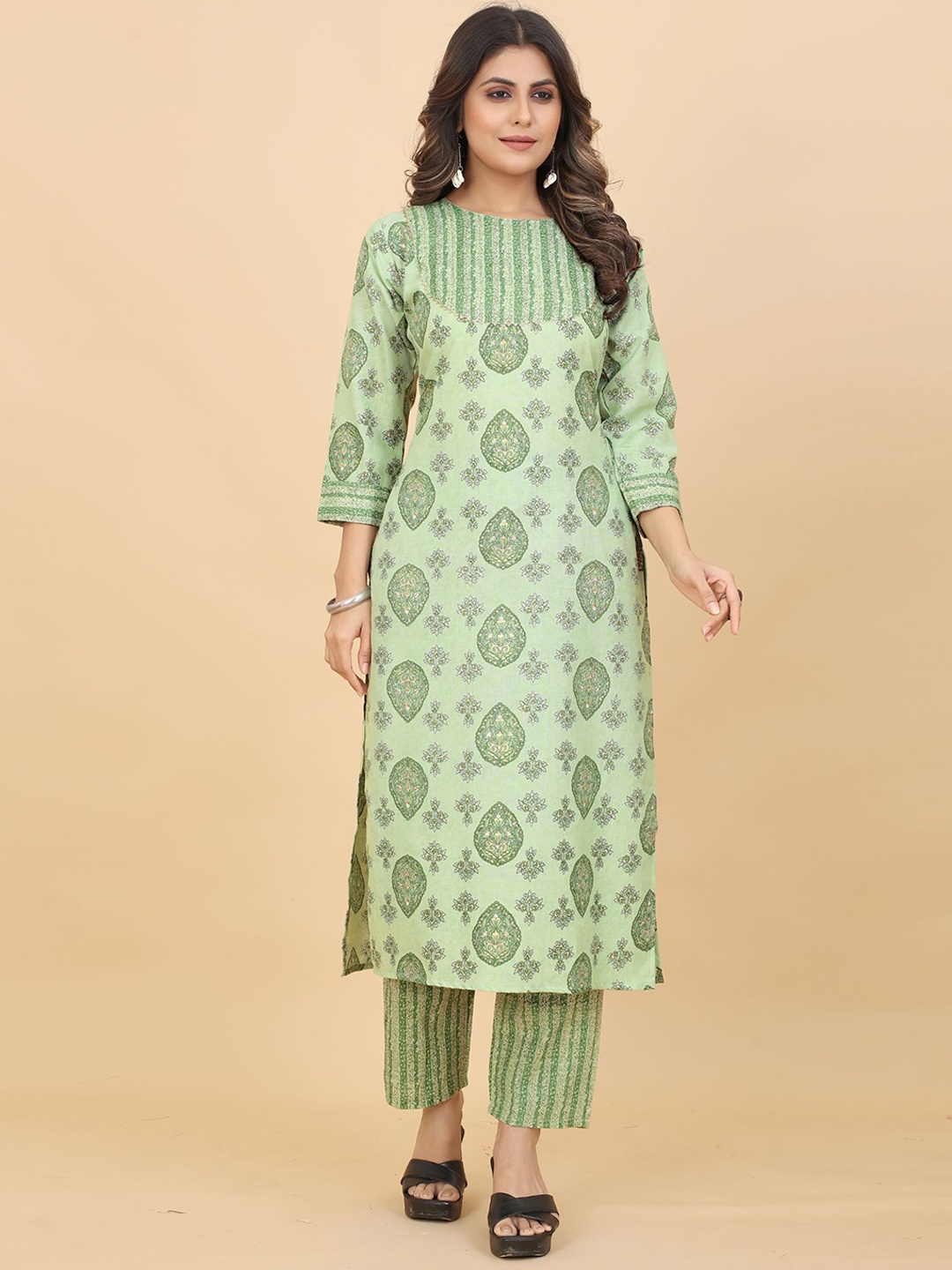 

KALINI Floral Printed Regular Kurta with Trousers, Green