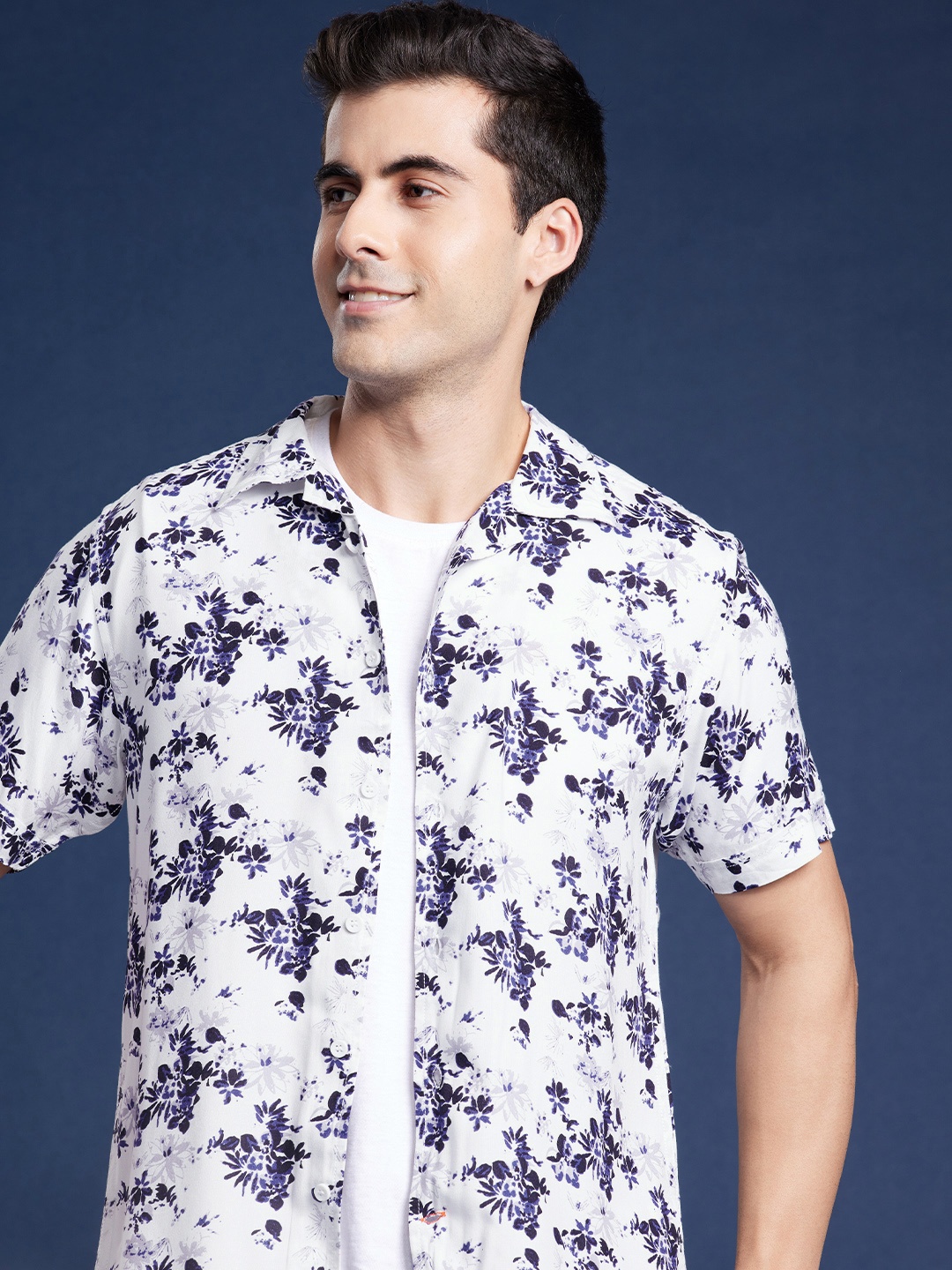 

Mast & Harbour Men Slim Fit Floral Printed Casual Shirt, White