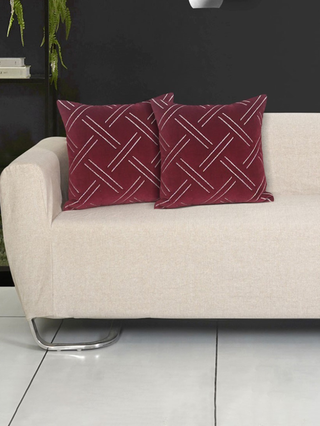 

Ode & Cleo Maroon & White Set of 2 Striped Velvet Square Cushion Covers