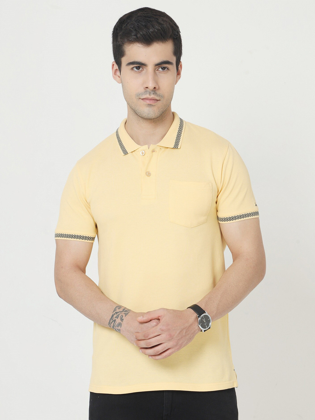 

Masculino Latino Polo Collar Regular Fit Cotton T-Shirt, Yellow