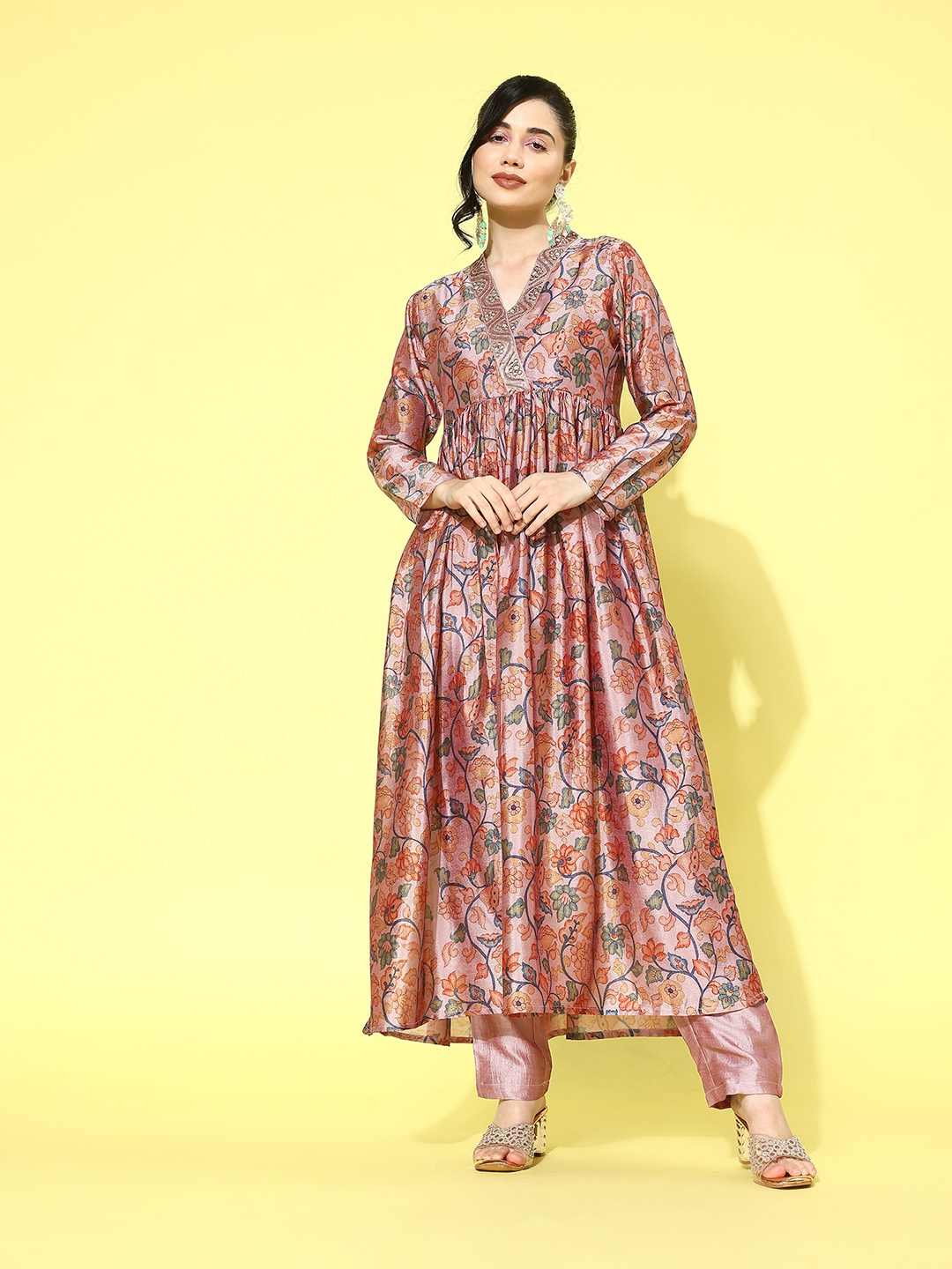 

Kvsfab Women Floral Printed Pleated Kurta with Trousers, Pink