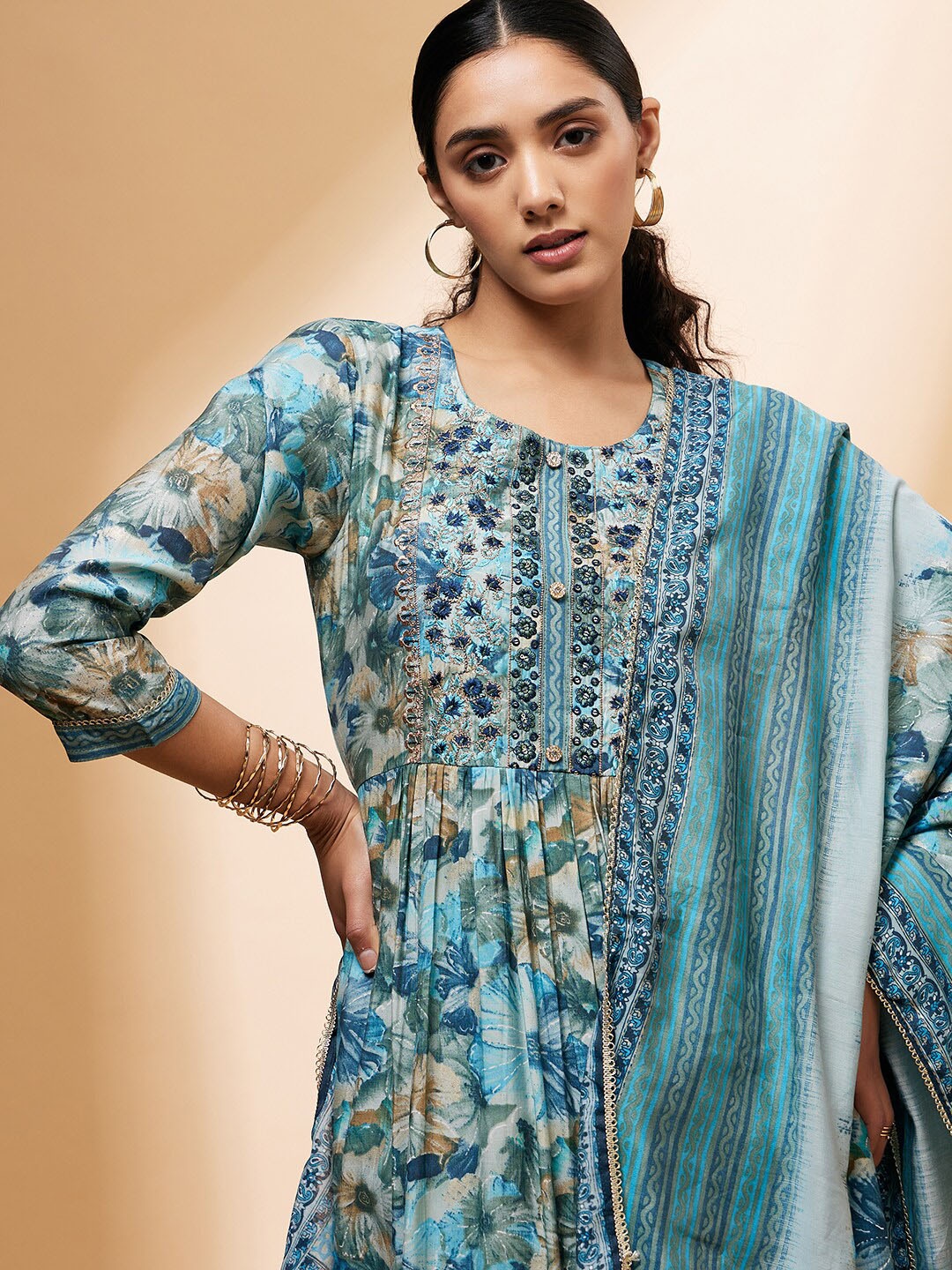 

all about you Floral Printed Regular Kurta with Trousers & With Dupatta, Turquoise blue