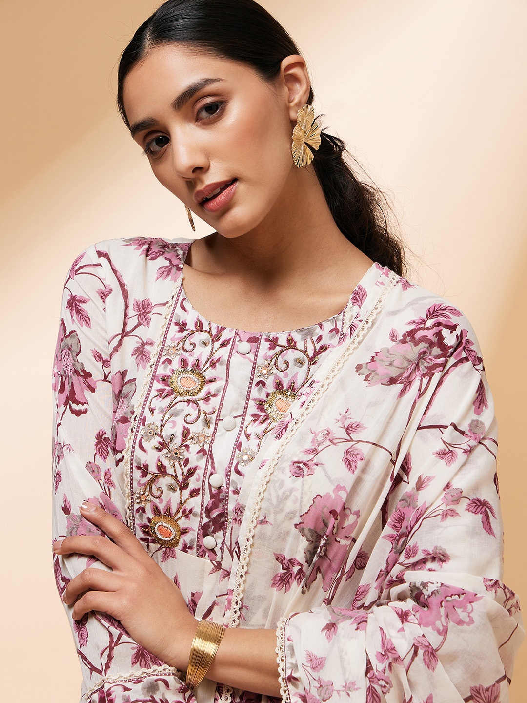 

all about you Floral Printed Thread Work Kurta with Trousers & With Dupatta, White