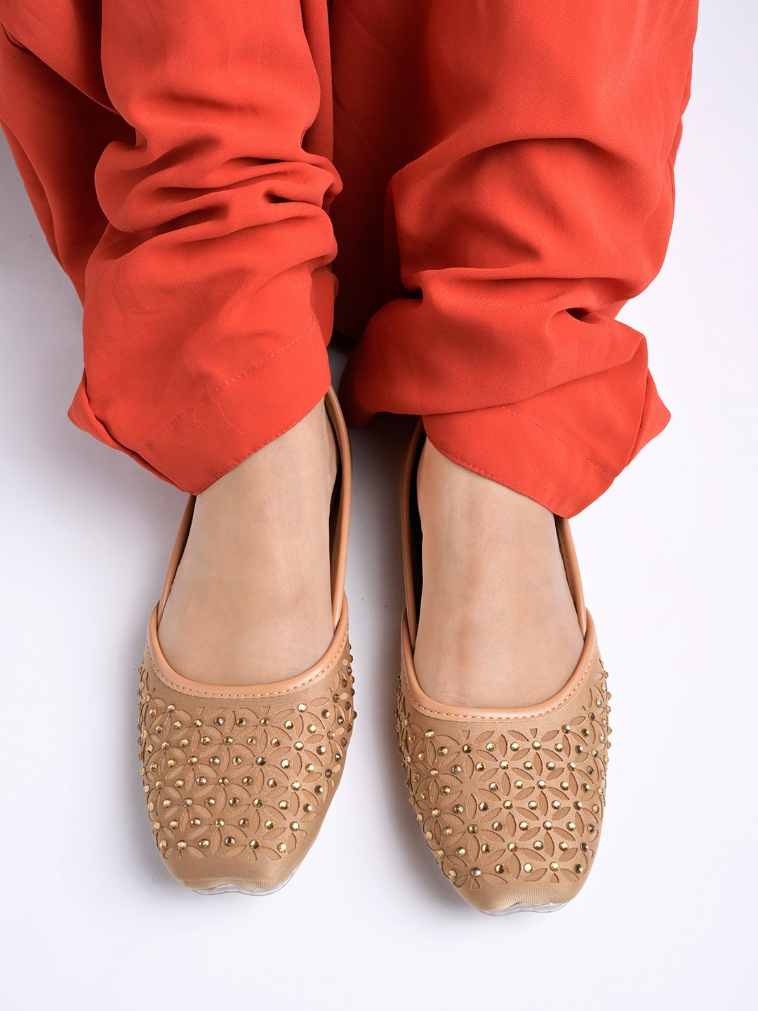 

Shoetopia Girls Embellished Square Toe Ethnic Mojaris, Beige