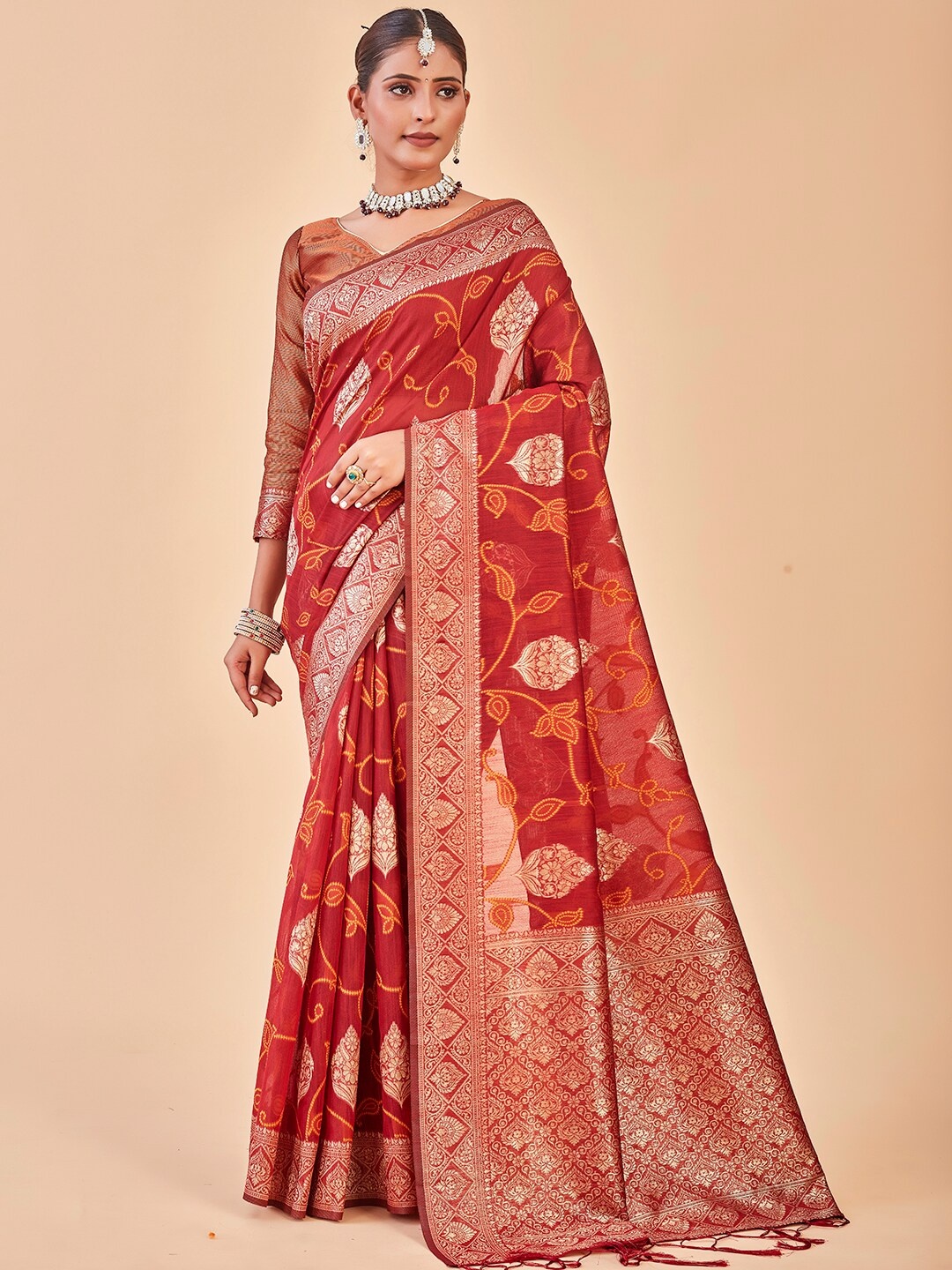 

Anouk Red & Gold-Toned Floral Woven Design Zari Banarasi Saree