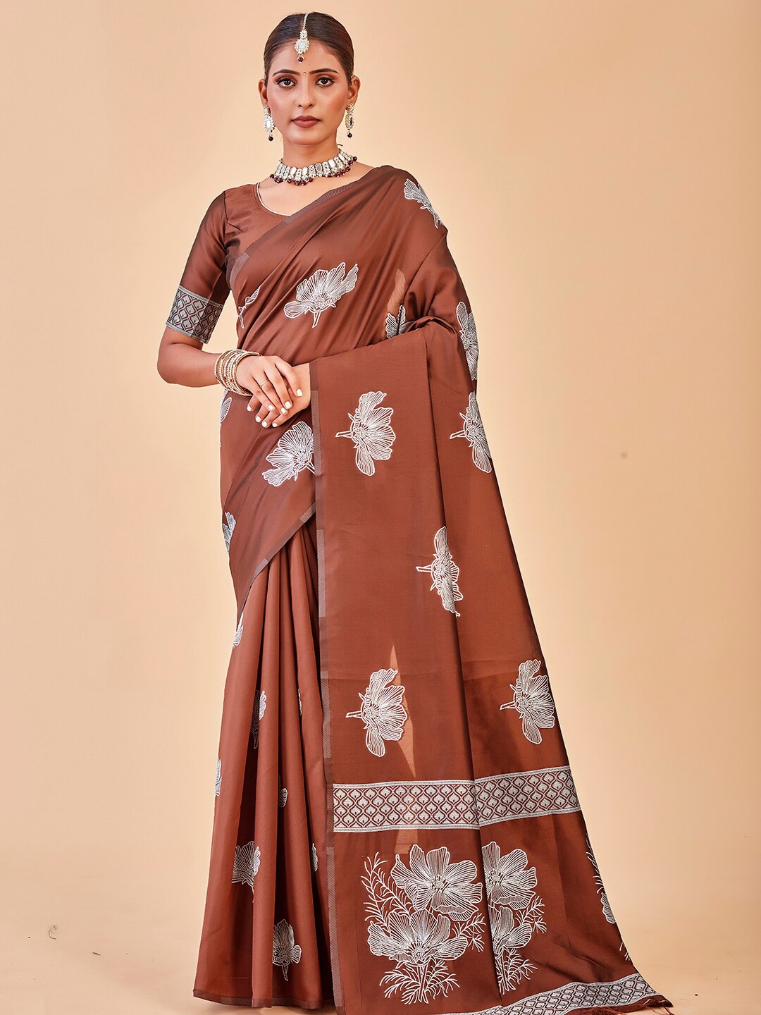 

Anouk Rustic Maroon & White Floral Embroidered Saree