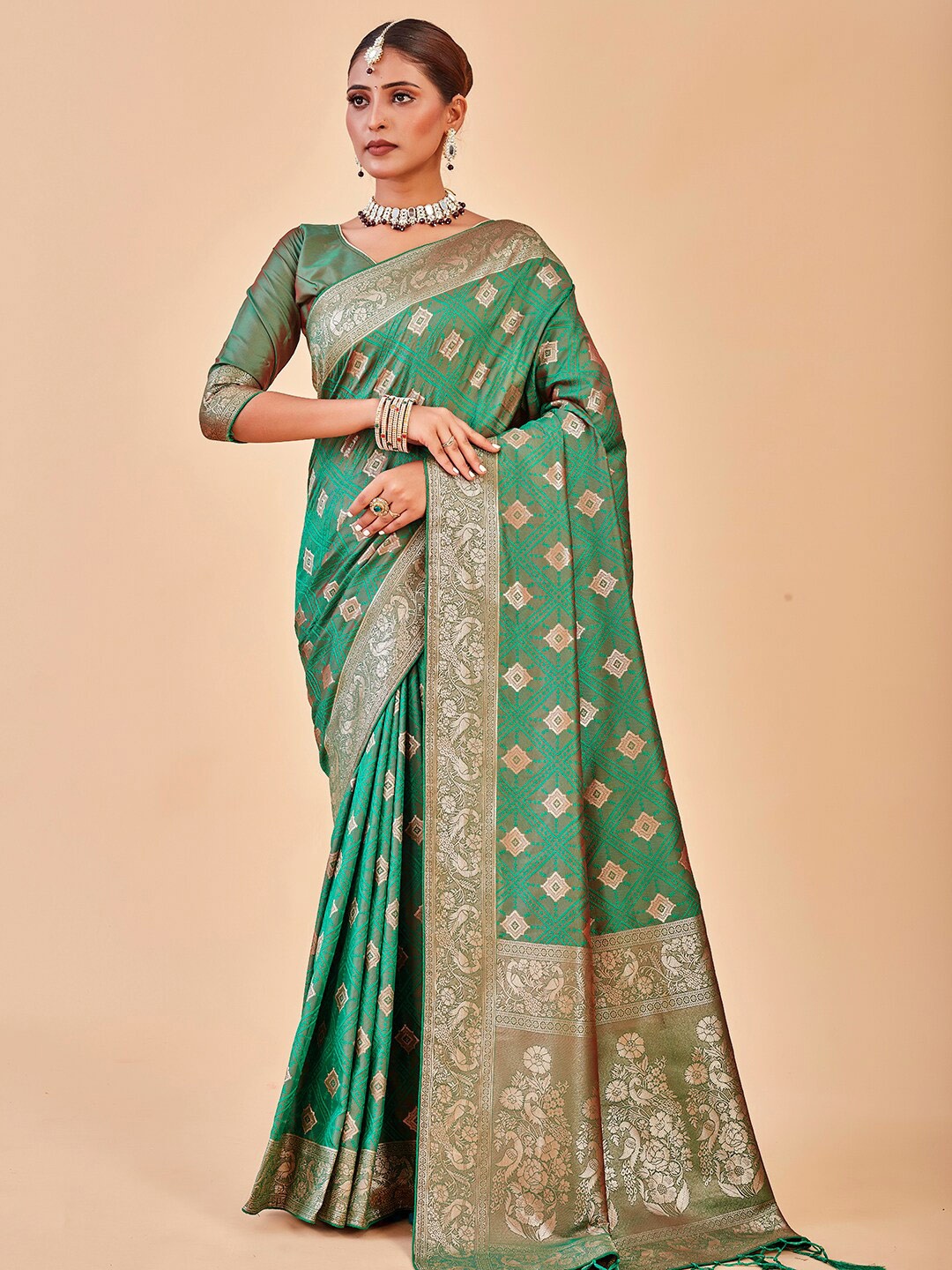 

Anouk Ethnic Motifs Woven Design Zari Banarasi Saree, Green