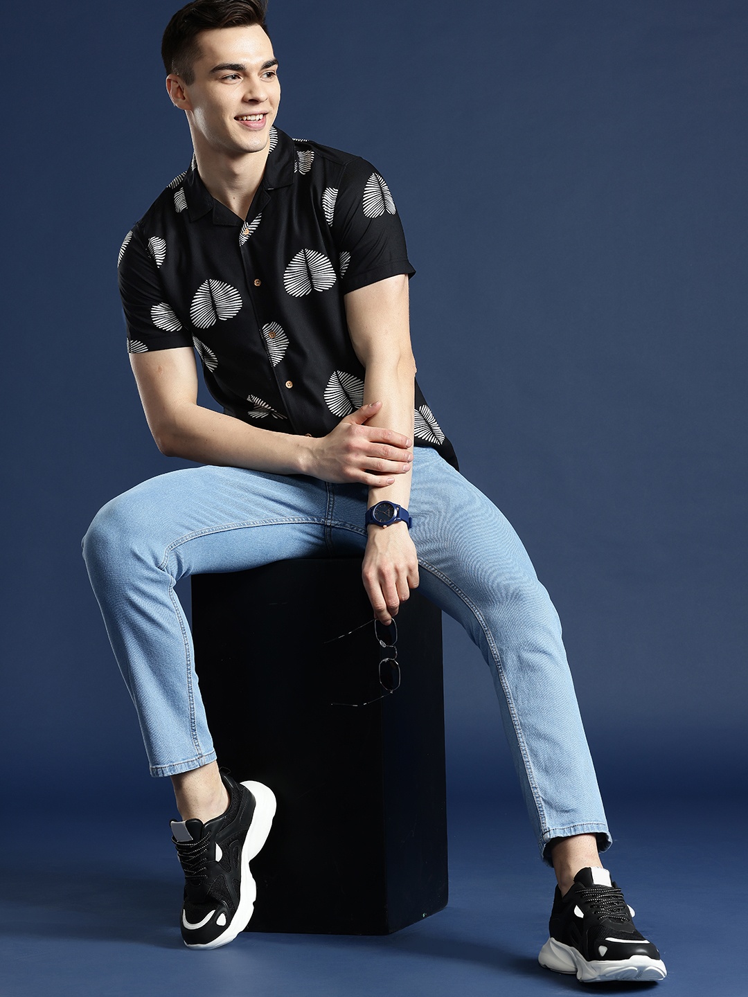 

Mast & Harbour Men Standard Printed Casual Shirt, Black
