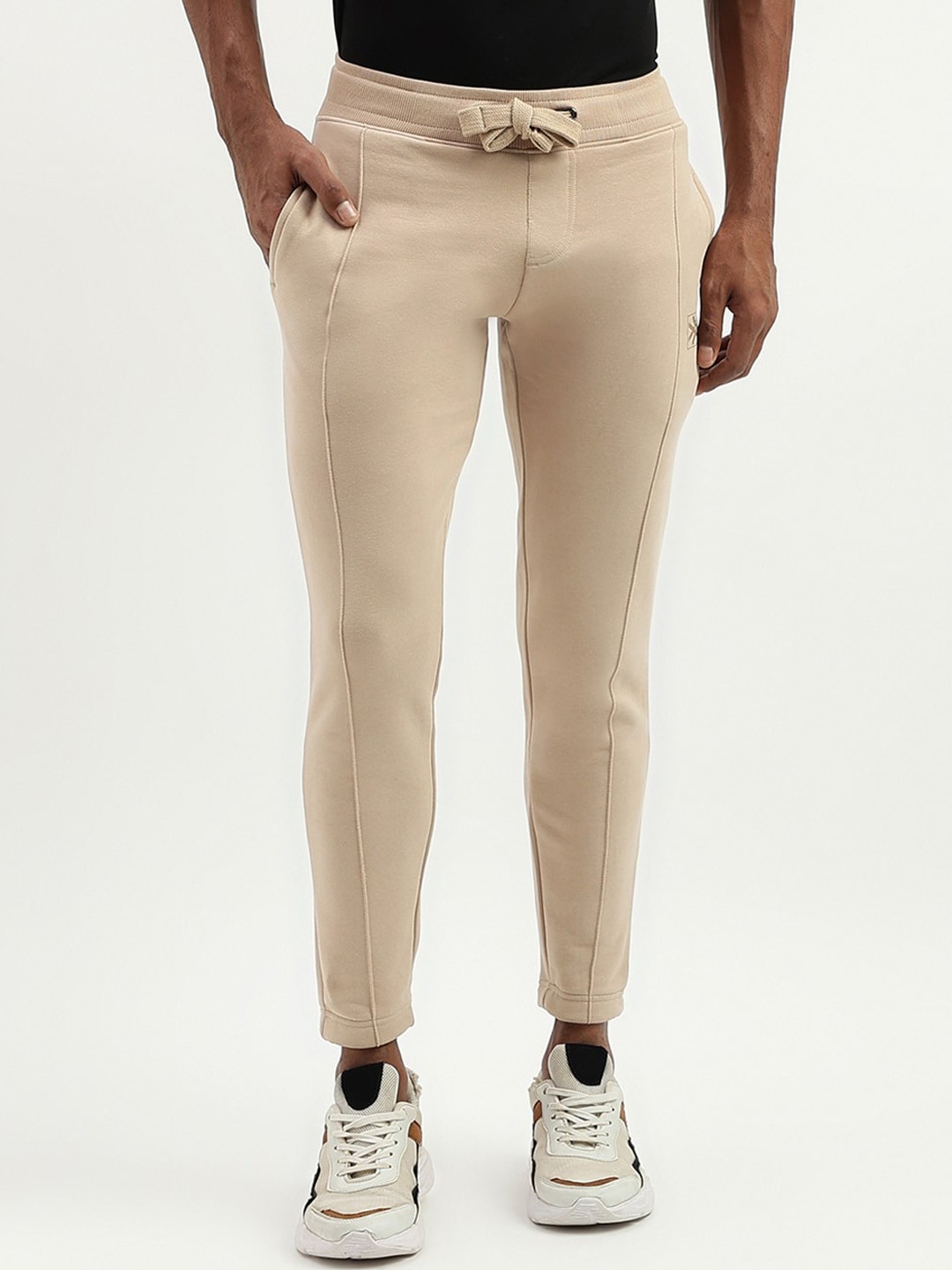 

United Colors of Benetton Men Mid-Rise Trousers, Beige