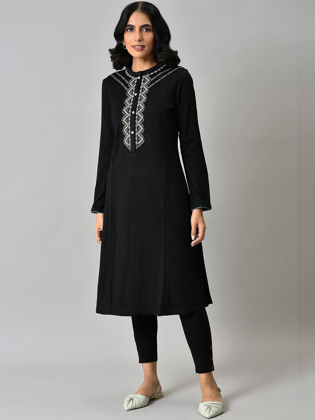 

W Floral Yoke Design Thread Work Acrylic A-Line Kurta, Black