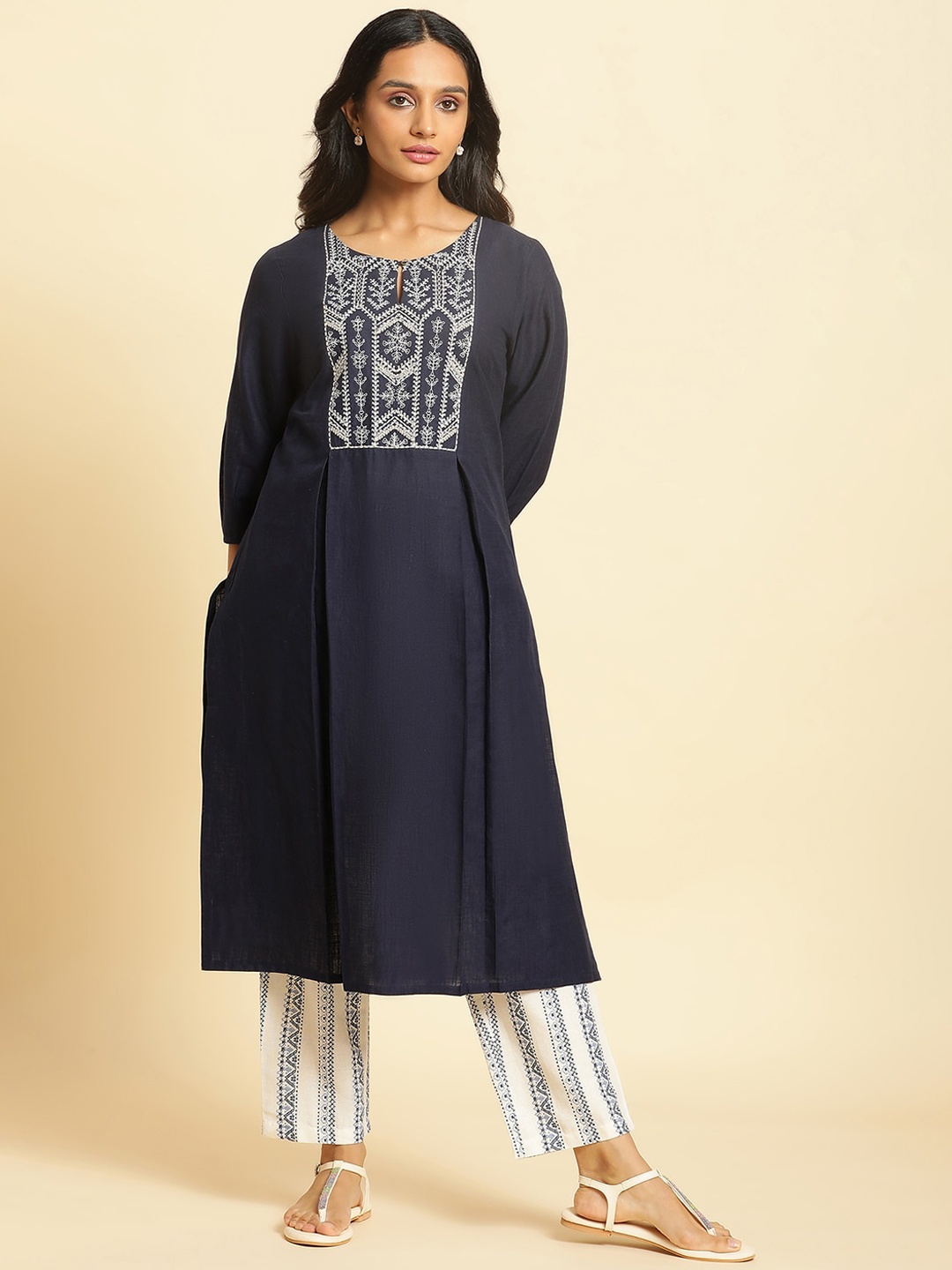 

W Ethnic Motifs Yoke Design Thread Work Straight Pure Cotton Kurta, Blue