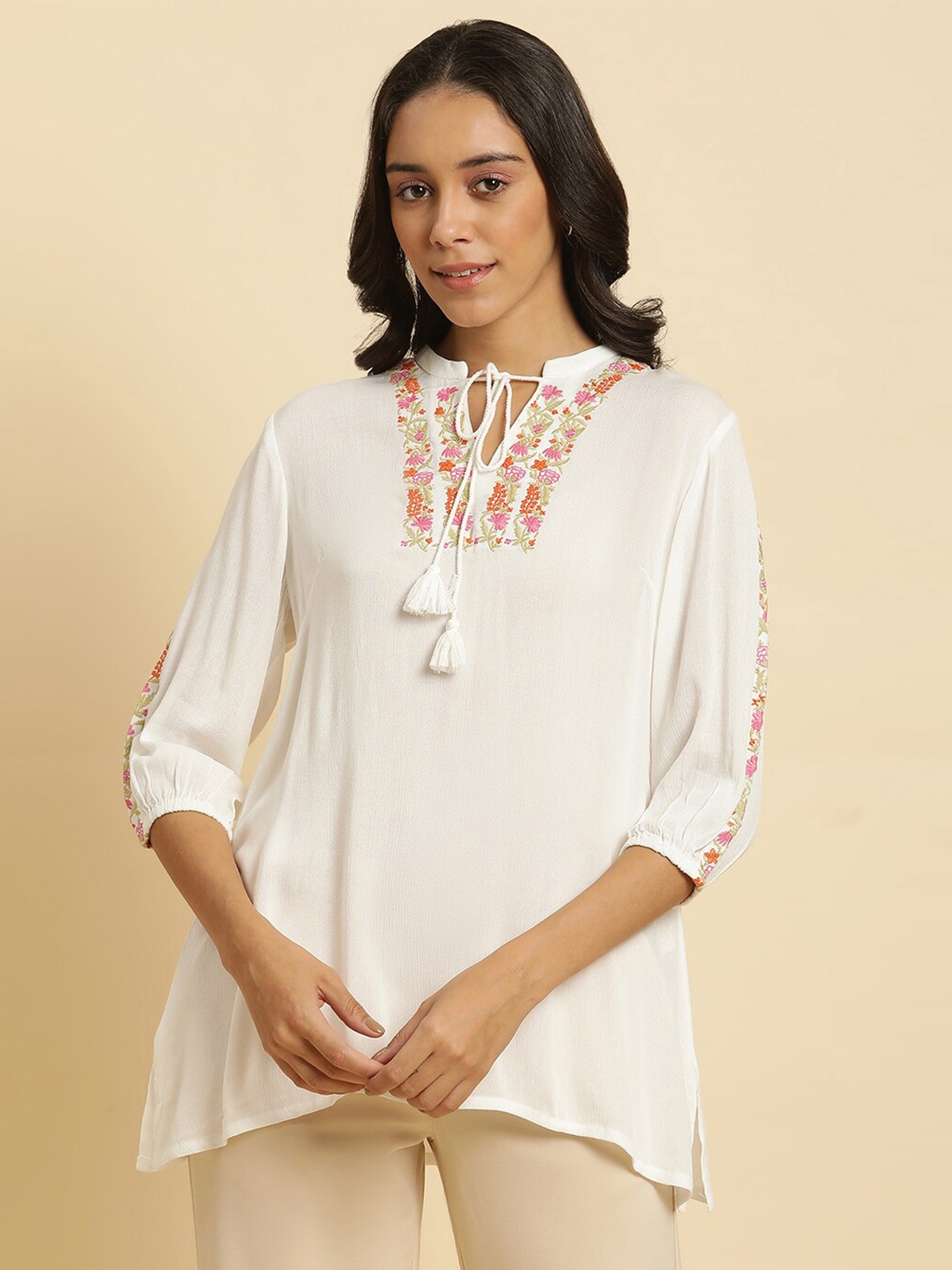 

W Floral Embroidered Regular Top, White