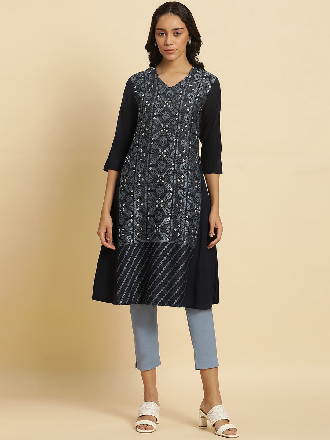 

W Ethnic Motifs Printed V-Neck Kurta, Blue