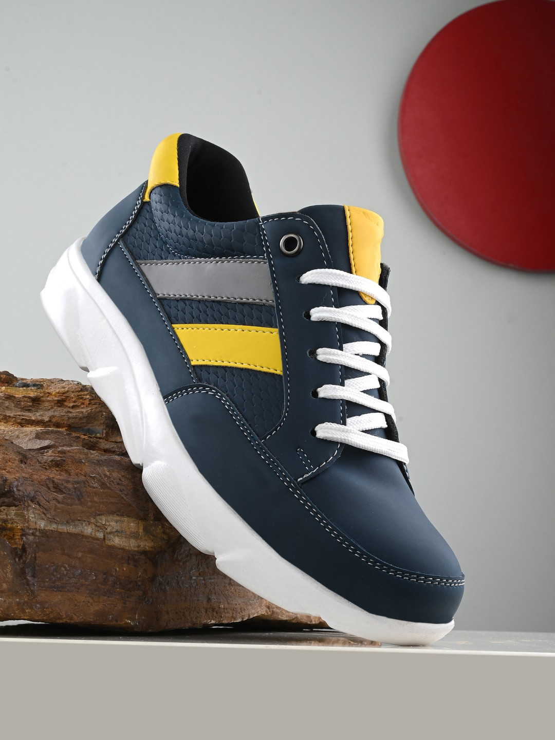 

The Roadster Lifestyle Co. Men Blue & Yellow Lightweight Casual Sneakers