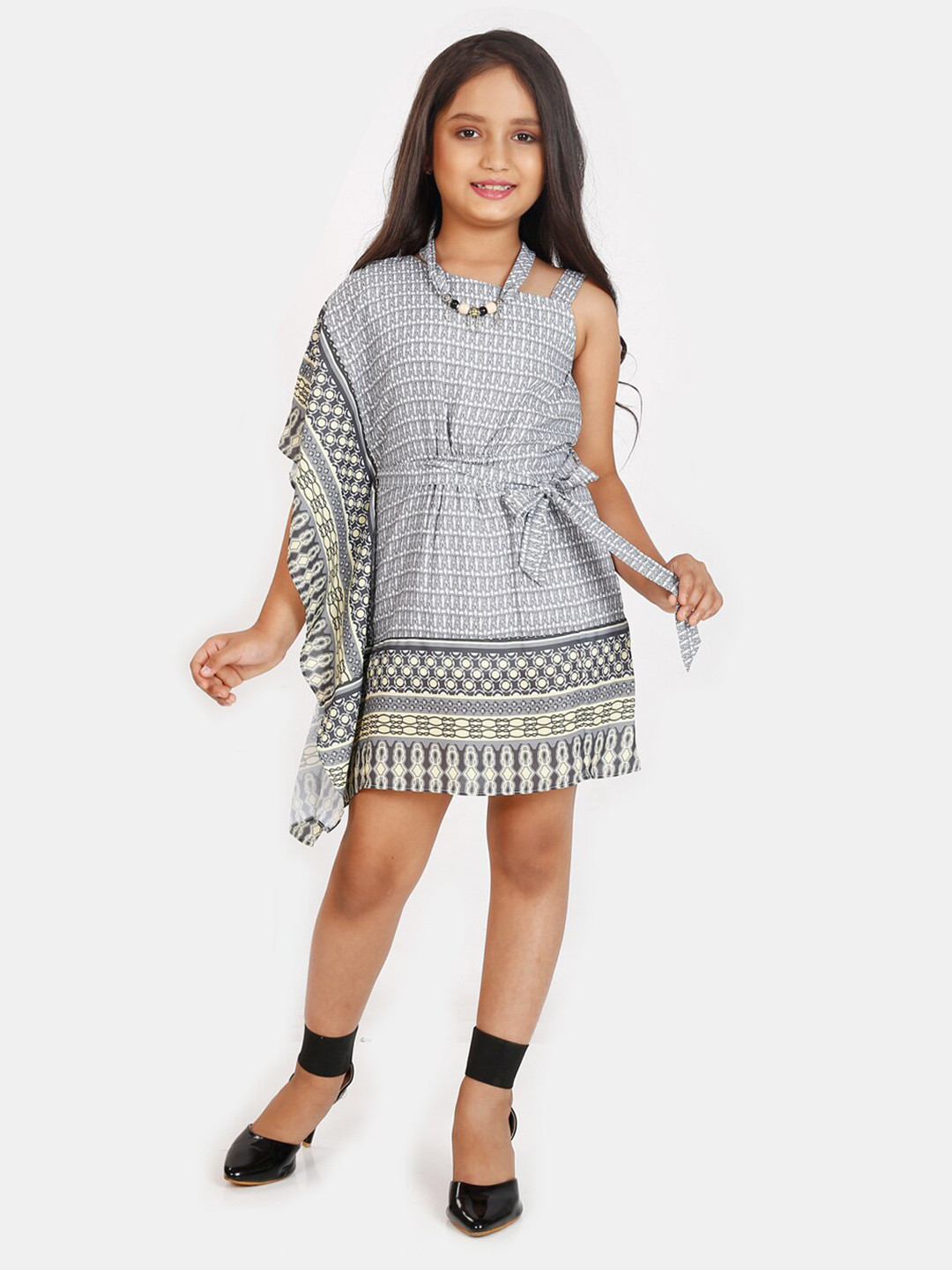 

Peppermint Geometric Printed Tie-Up Neck Flared Sleeve Satin A-Line Dress, Yellow