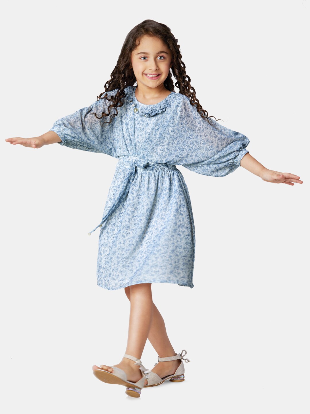

Peppermint Abstract Printed Round Neck Batwing Sleeves Belted Chiffon A-Line Dress, Blue