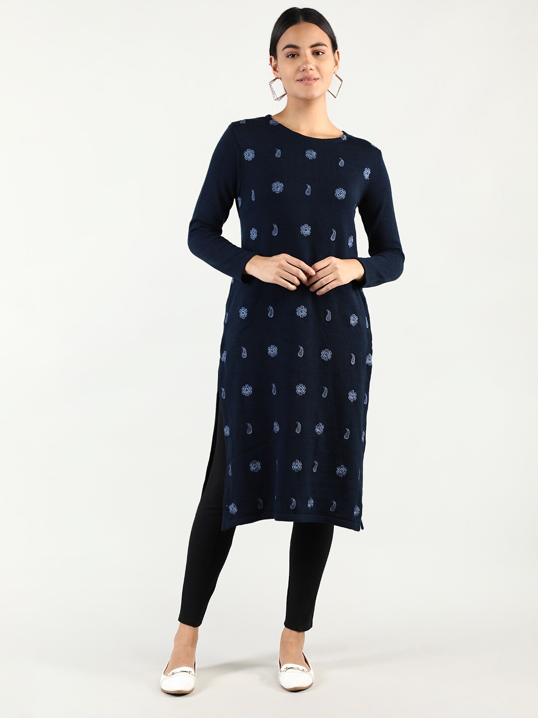 

Dlanxa Embroidered Printed Round Neck Three-Quarter Sleeve Woolen Kurta, Navy blue