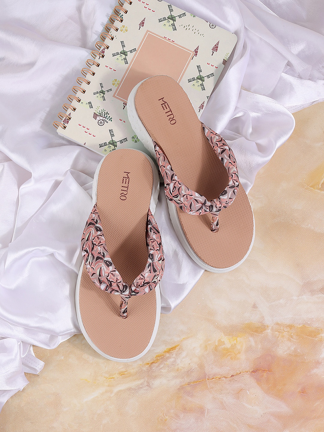 

Metro Tropical Printed Open Toe Flats, Peach