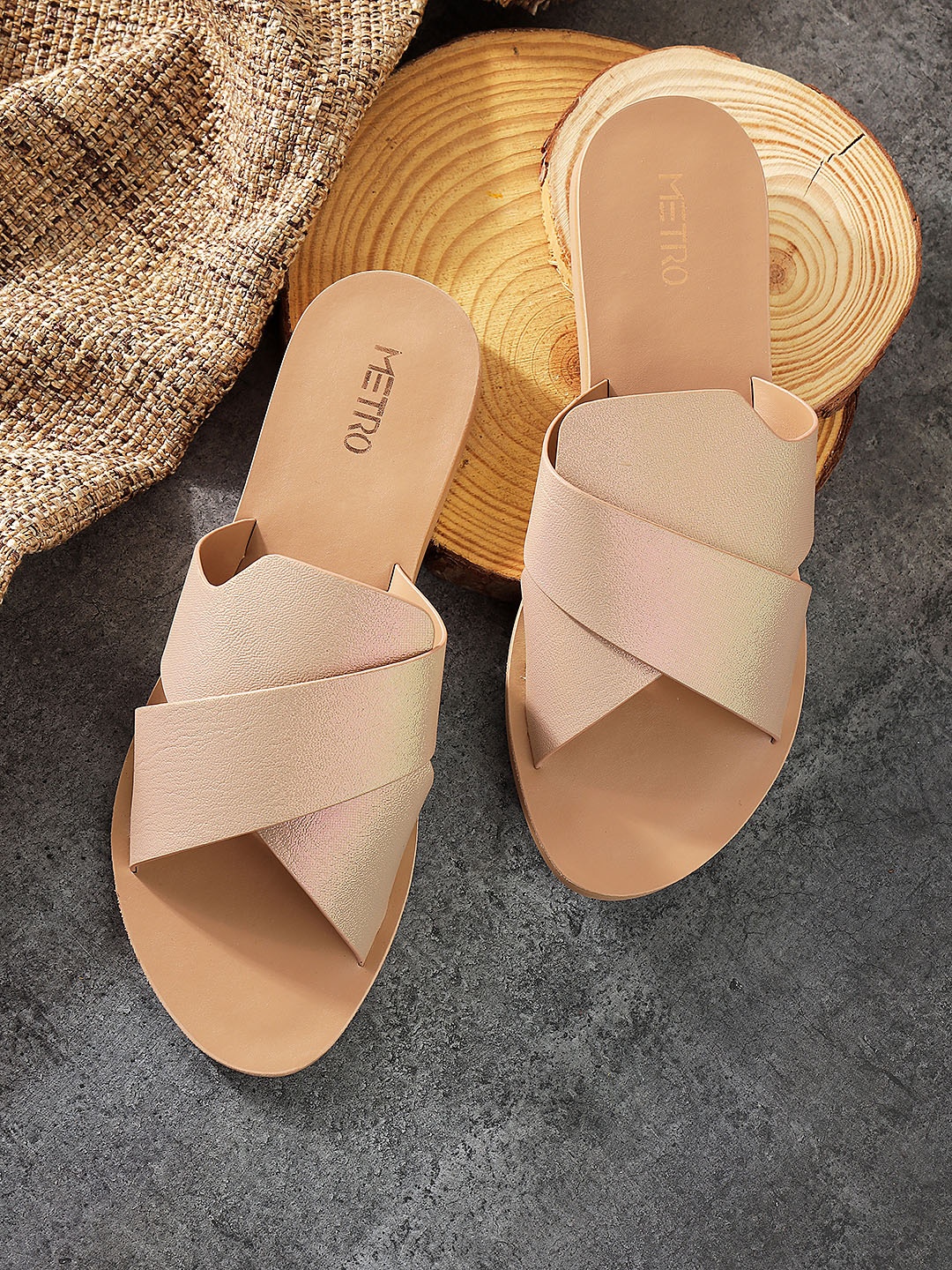 

Metro Textured Open Toe Flats, Pink
