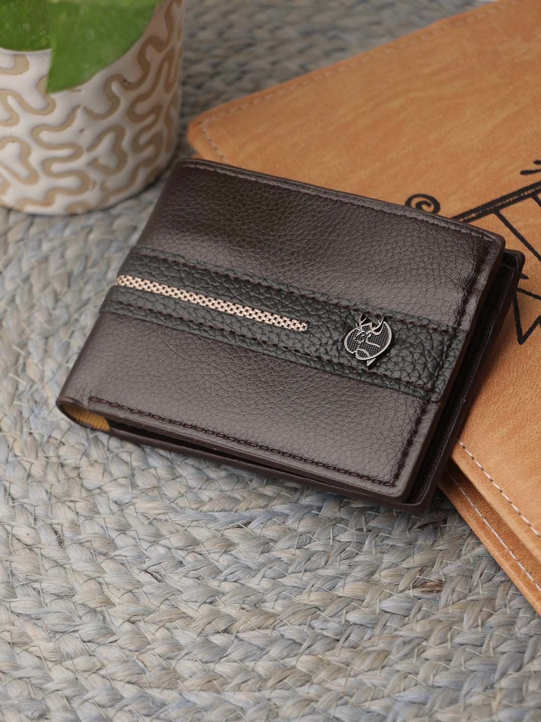 

ZEVORA Textured Two Fold Wallet, Brown