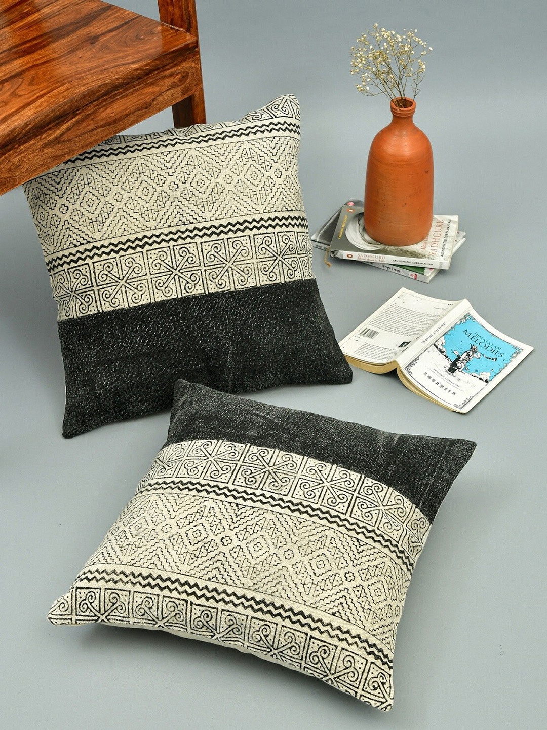 

HOMEMONDE Grey & White 2 Pieces Geometric Printed Cotton Square Cushion Covers