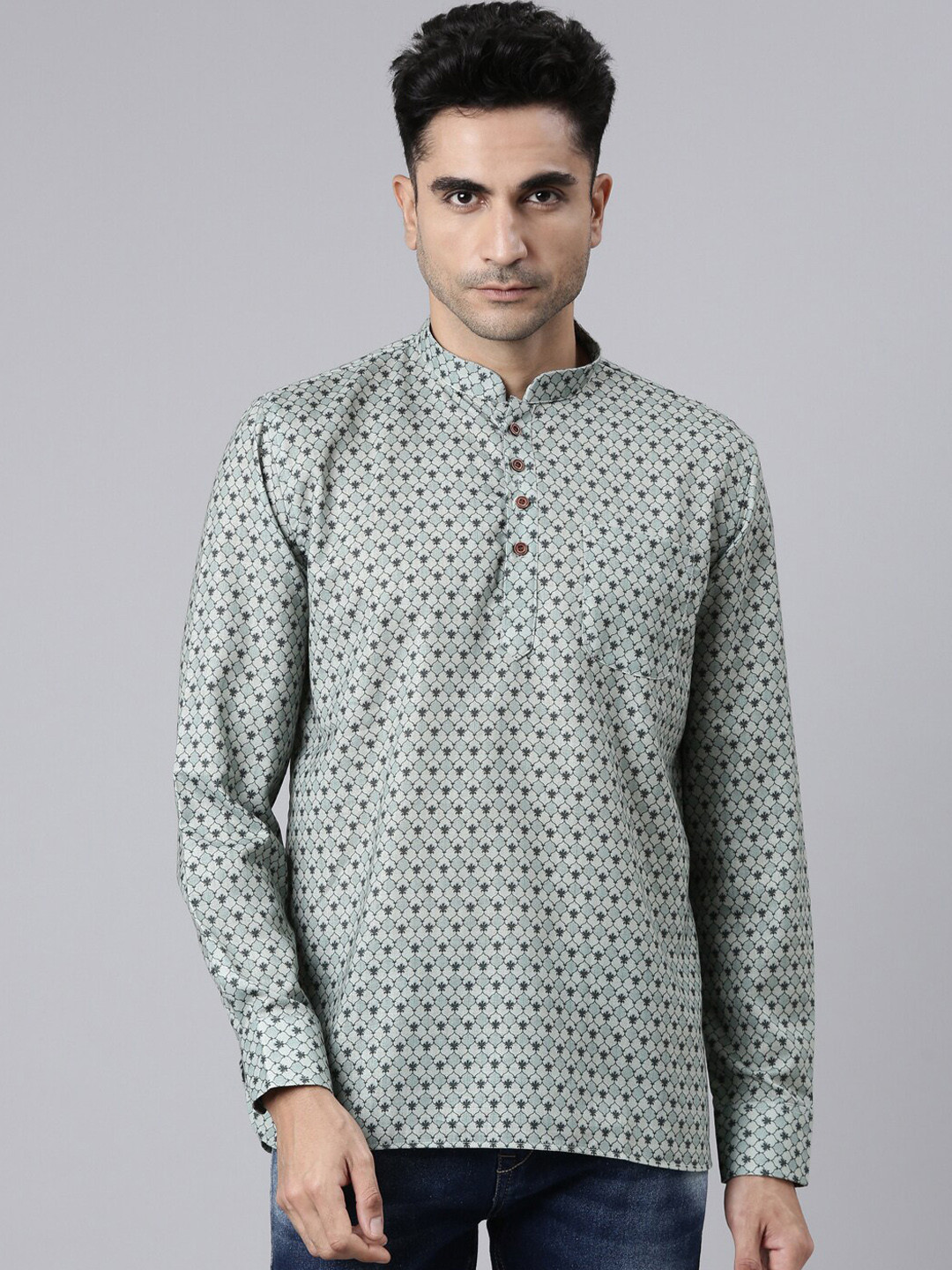 

Rishika Geometric Printed Mandarin Collar Cotton Short Kurta, Green