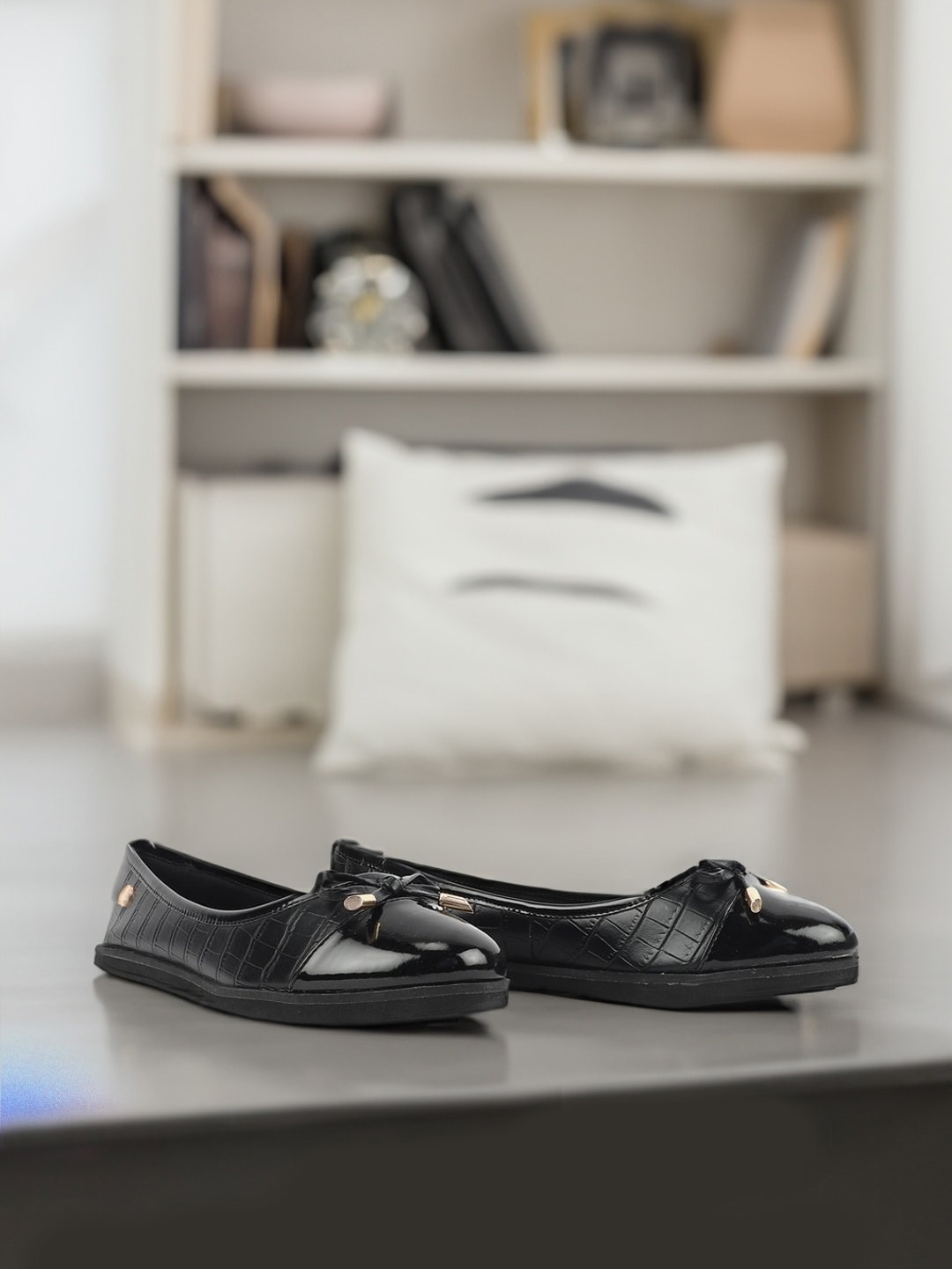 

Carlton London Textured Bow Detail Ballerinas, Black
