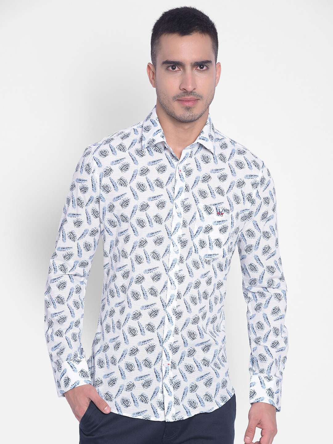 

Crimsoune Club Slim Fit Opaque Tropical Printed Pure Cotton Casual Shirt, White