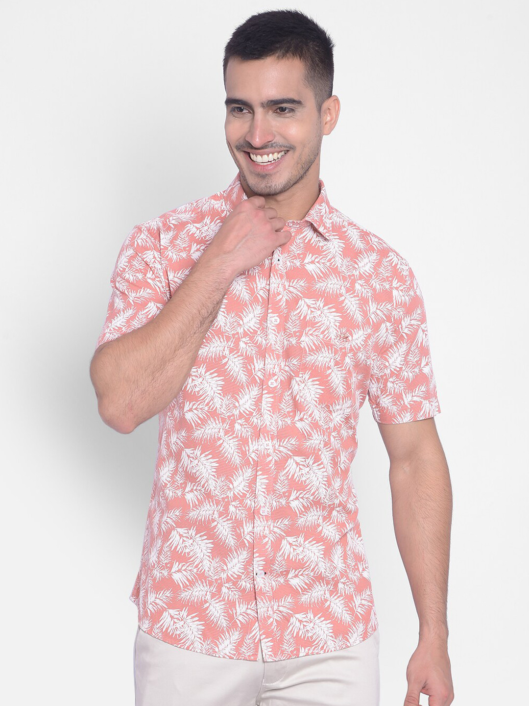 

Crimsoune Club Slim Fit Opaque Tropical Printed Pure Cotton Casual Shirt, Peach