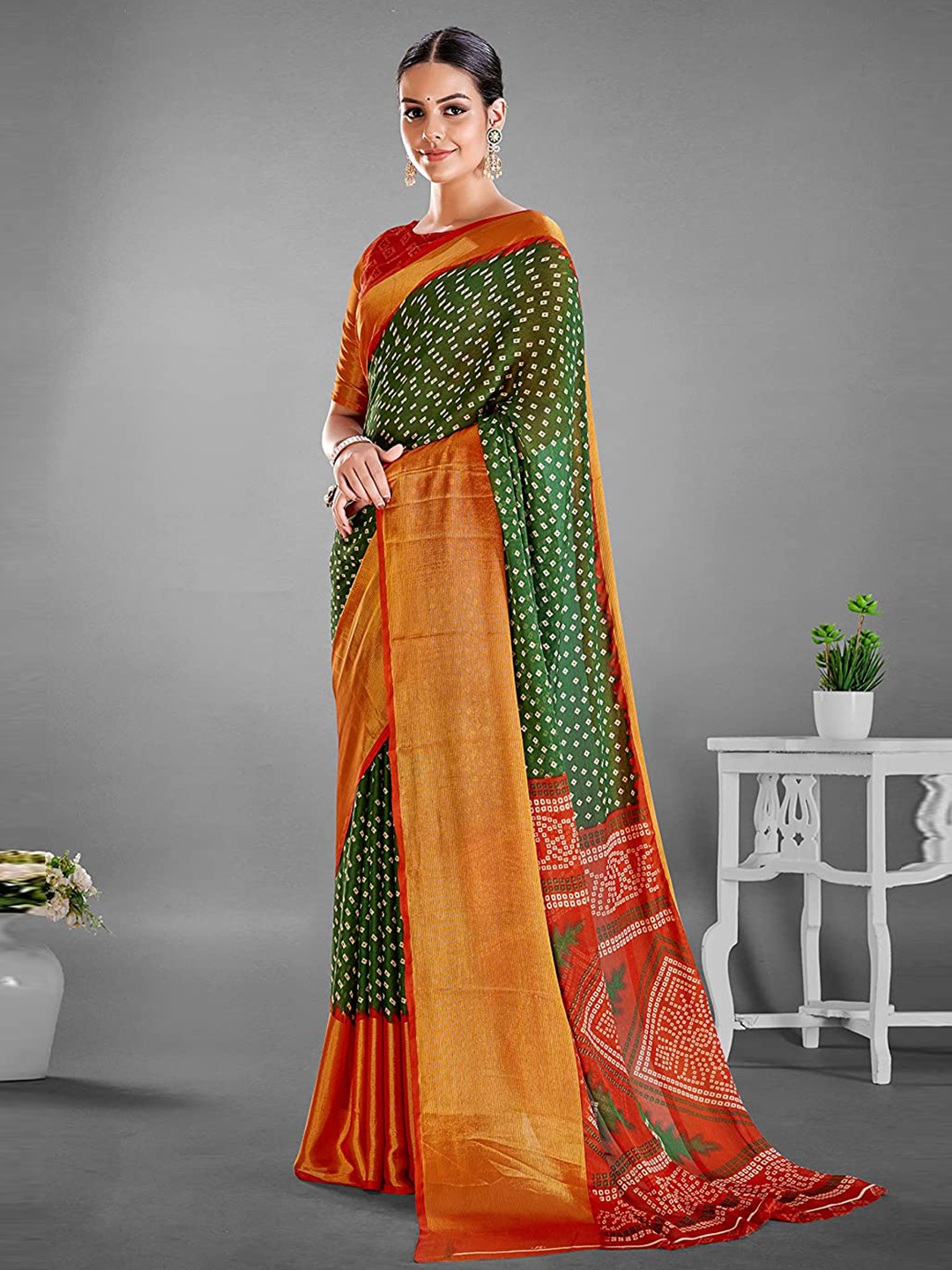 

KALINI Bandhani Printed Zari Saree, Green