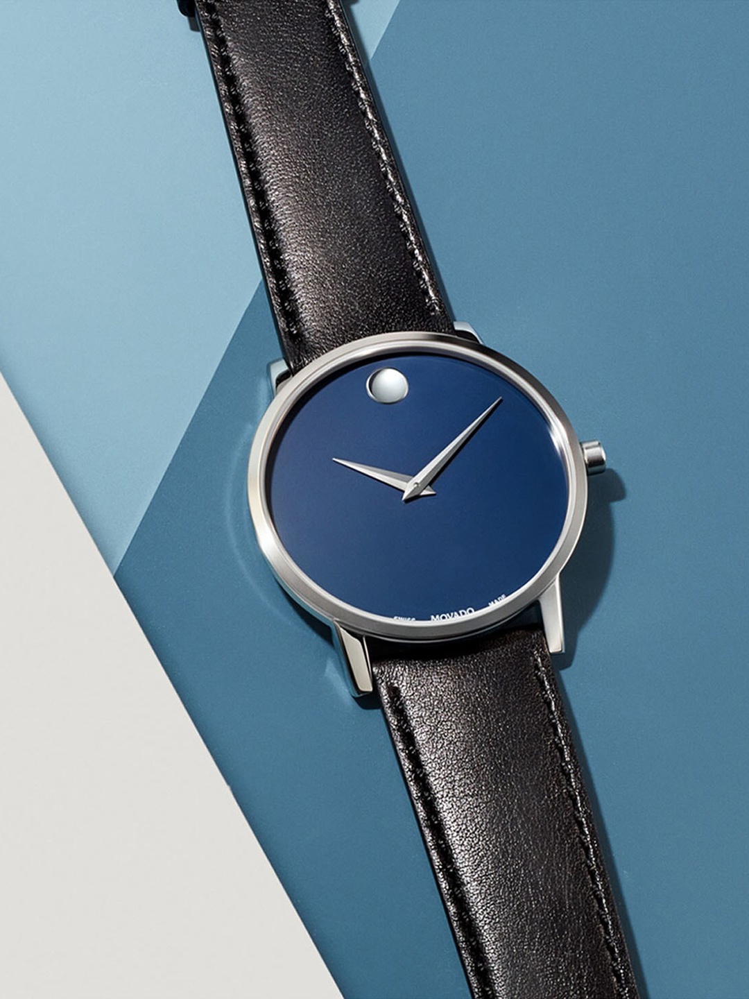 

MOVADO Men Brass Dial & Leather Straps Reset Time Analogue Watch 0607270, Blue