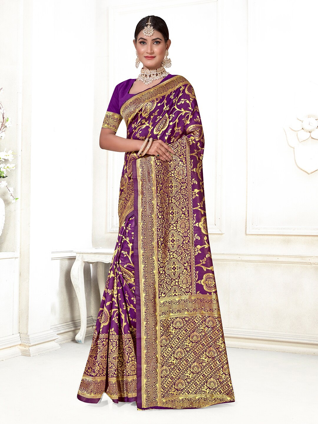 

Anouk Maroon & Gold-Toned Ethnic Woven Design Zari Banarasi Saree