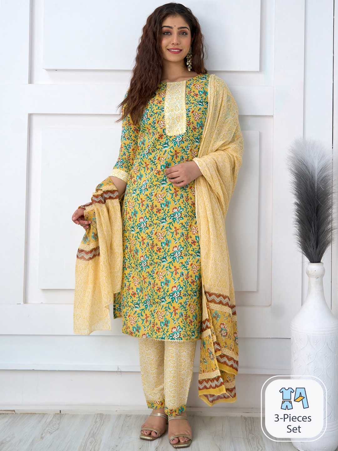

SURHI Ethnic Motifs Printed Regular Gotta Patti Pure Cotton Kurta With Trousers & Dupatta, Green